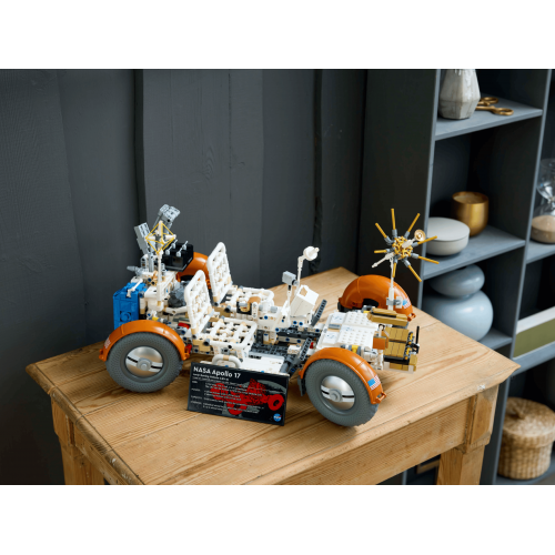 Конструктор LEGO Technic NASA Apollo Lunar Roving Vehicle - LRV (42182)